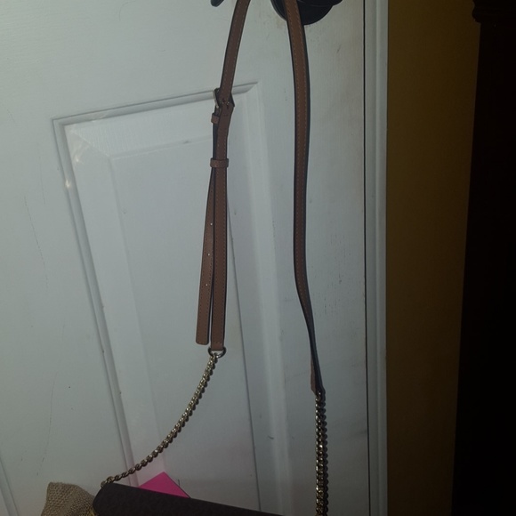 MK crossbody wallet purse on leather and gold chai - Picture 3 of 6